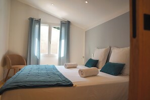 3 bedrooms, iron/ironing board, free WiFi, bed sheets