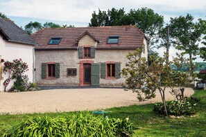 Front of property - Ecogîte Rural La Clé des Champs (Peyrelongue-Abos)