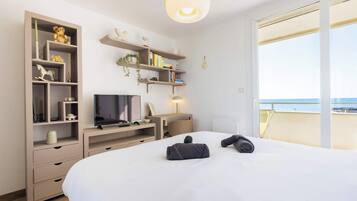 2 slaapkamers, een strijkplank/strijkijzer, reisbedje, wifi