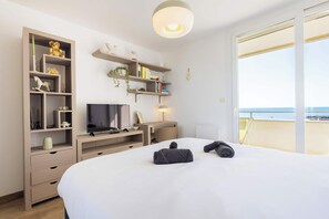 2 bedrooms, iron/ironing board, travel cot, WiFi - Les Vagues Bel Appartement Vue Mer avec Acces Plage (Valras-Plage)