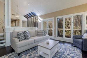 Smart TV - 1981 St Andrews: Pet Friendly 2 Beds, 2 Baths, Palmetto Dunes villa (Hilton Head Island)
