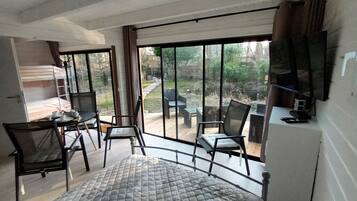 1 Schlafzimmer, BĂŒgeleisen/BĂŒgelbrett, BettwĂ€sche