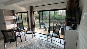 1 Schlafzimmer, Bügeleisen/Bügelbrett, Bettwäsche