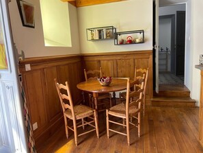 Apartment | Dining - La Chapelle - Le Mont Dore 2 Pers (Mont-Dore)