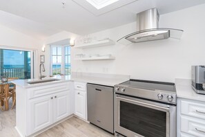 Fridge, microwave, oven, stovetop - Spectacular Sunset Views from this Comfortable Island Villa A3124A (Cape Haze)