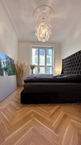 Live in a 5 star apartment on the famous main shopping street ”Strøget”