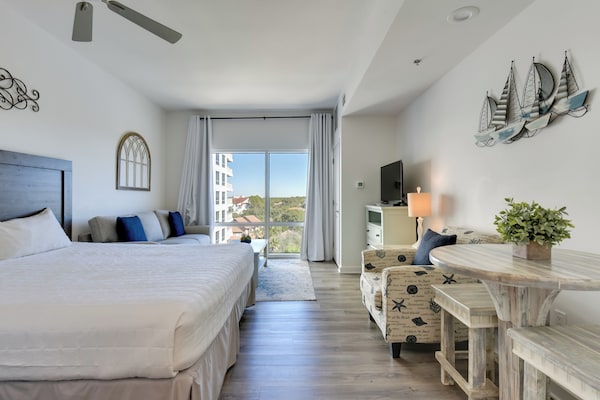 Walk To Waves: Resort-style Miramar Beach Getaway - Santa Rosa Beach, FL