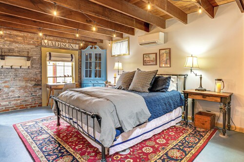 1 Block to Main St: 'second Street Carriage House'