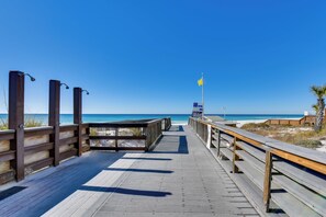 Apartment (1 Bedroom) | Interior - Walk to Beach! Ocean-view Resort Getaway in Destin (Miramar Beach)