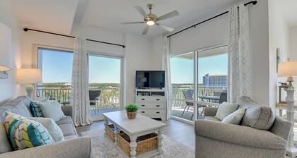 Walk to Beach! Ocean-view Resort Getaway in Destin