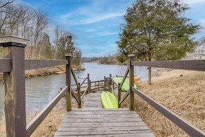 Interior - Canoe, Swim & Hike: Lakefront Brandenburg Home! (Brandenburg)