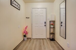 บ้านพั ก (3 Bedrooms) | ภายใน