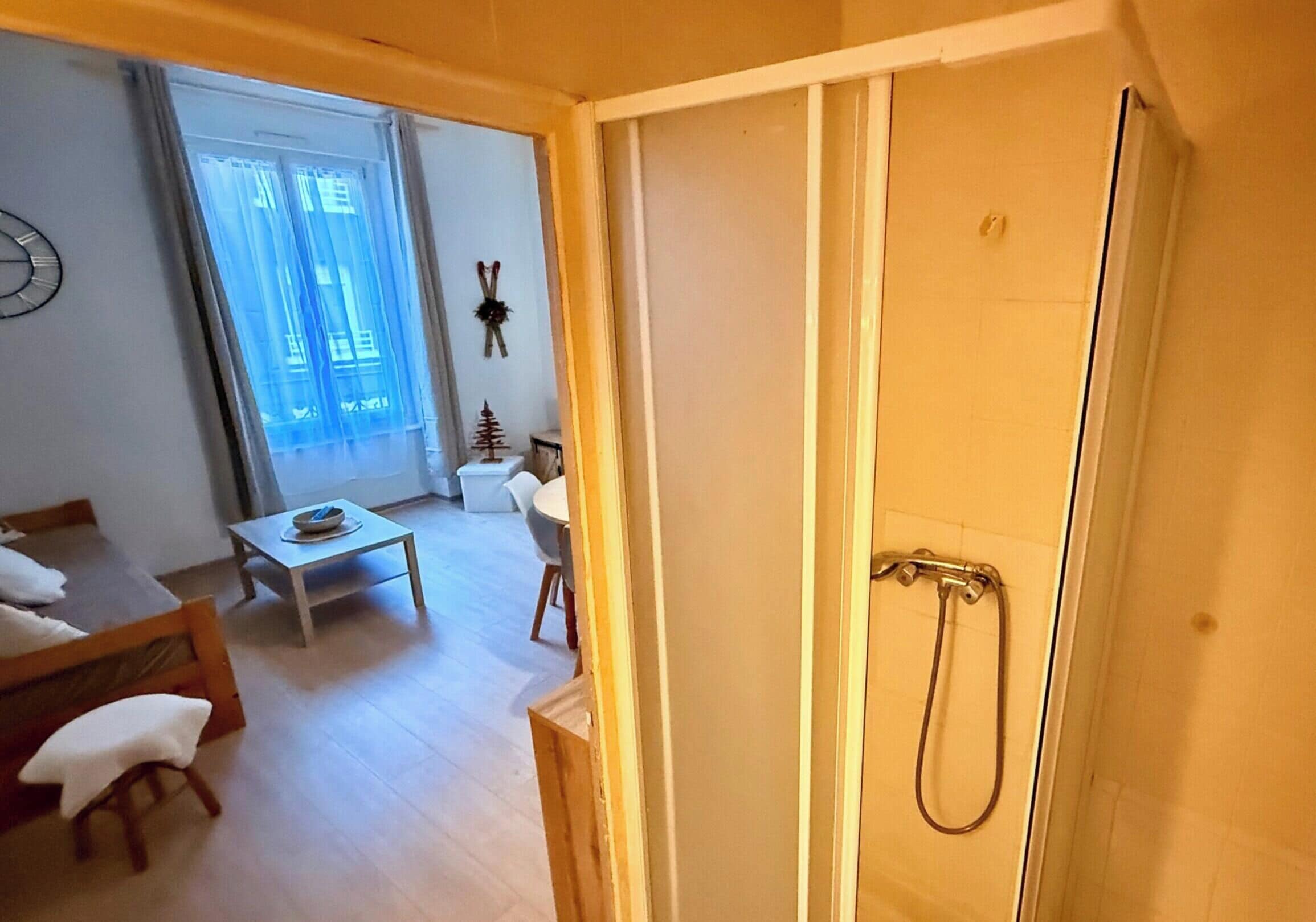 Apartment | Bathroom