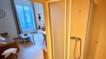 Apartment | Bathroom