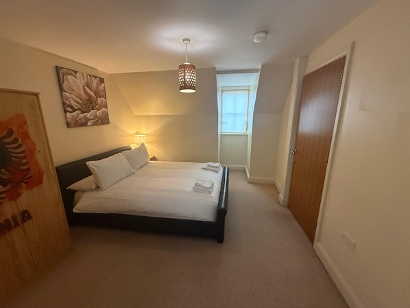 2 bedrooms, iron/ironing board, free WiFi, bed sheets - Cozy Apartment Flat 4 Guildford Court (Colchester)