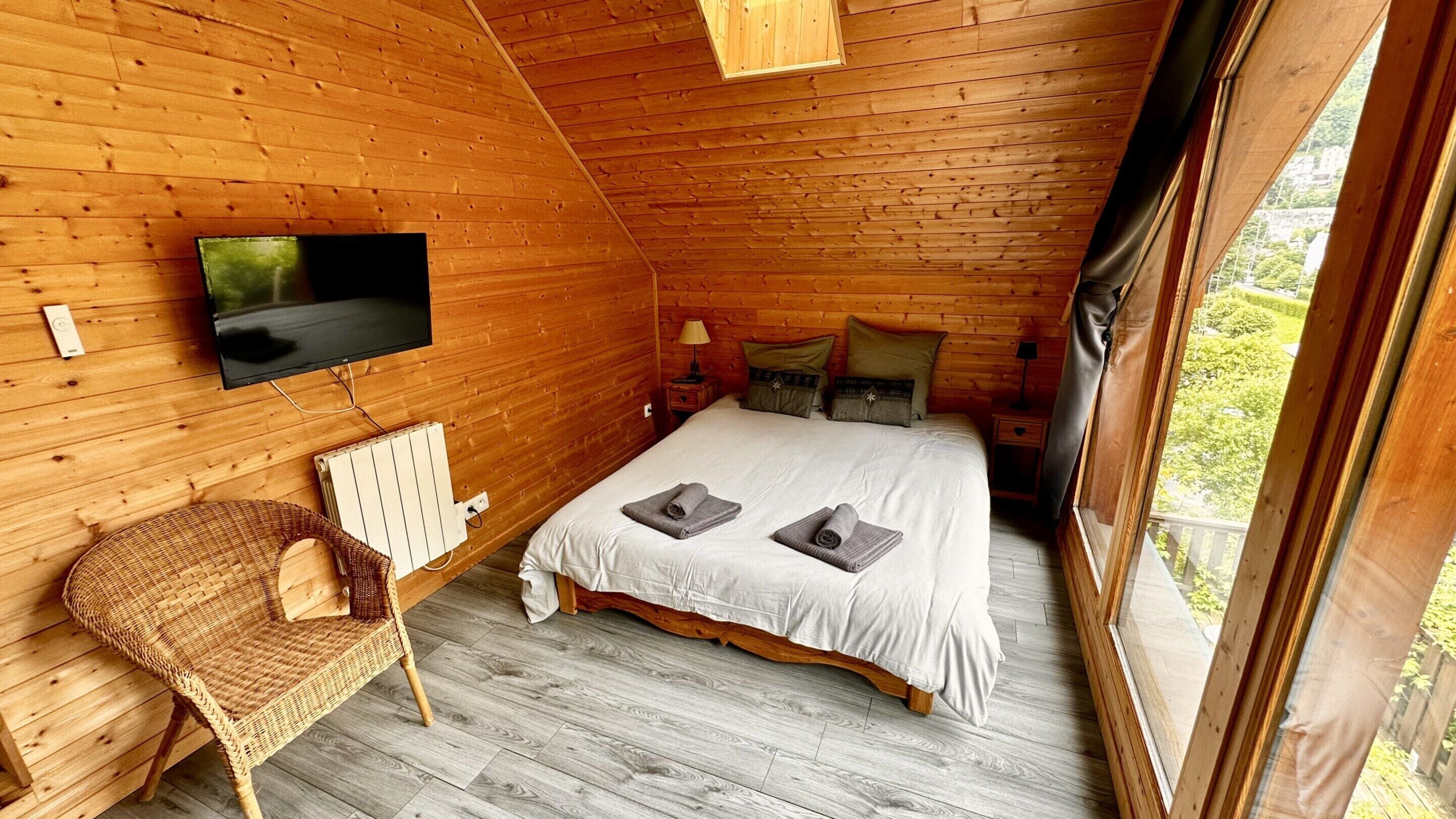 Chalet | 4 bedrooms, iron/ironing board, bed sheets