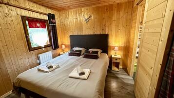 Chalet | 4 bilik tidur, seterika/papan seterika, cadar katil
