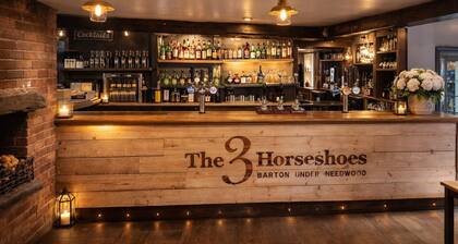 The Ascot Room @ The Three Horseshoes is a Boutique Room with free parking