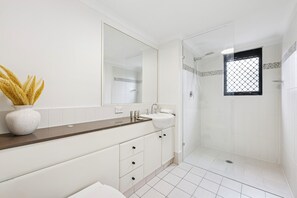 Apartment | Bathroom - Beachside Apartment With Secure Parking (Gold Coast)