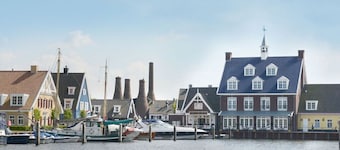 Perfect Urban Stay | Coronel Karting & Huizer Museum & Goois Nature Reserve