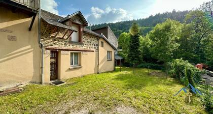 Garden Retreat Near the Town Center