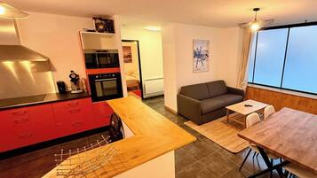 Apartment | Dining
