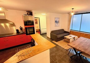 Apartment | Dining