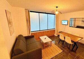 Apartment | Dining - Modern Nook by the Central way (Mont-Dore)
