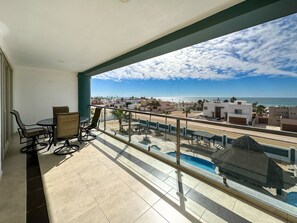 House - Wake Up Close to the Ocean in This 2BR Condo (Puerto Peñasco)