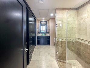 House - Wake Up Close to the Ocean in This 2BR Condo (Puerto Peñasco)