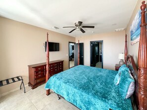 House - Wake Up Close to the Ocean in This 2BR Condo (Puerto Peñasco)