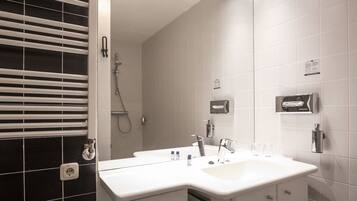 Hårtork och handdukar