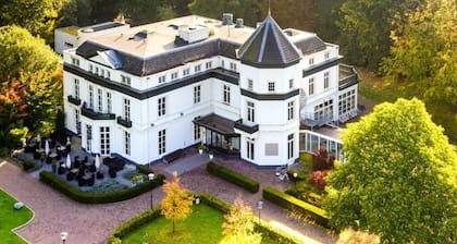 Elegance & Comfort in a Historic Room with Indoor Swimming Pool Access