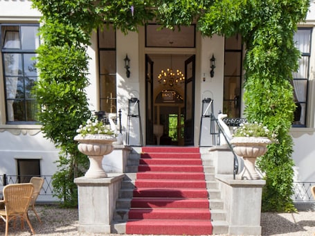 Exterior detail. Romantic Getaway Surrounded by Greenery in the Heart of Eerbeek