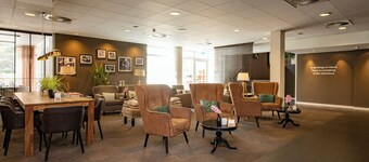 Relaxing Stay with Free Parking, Scenic Garden & Sun Deck to Unwind