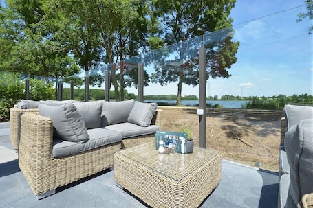 Property grounds. Comfort Meets Convenience Near Bossche Broek Nature Reserve! Onsite Dining