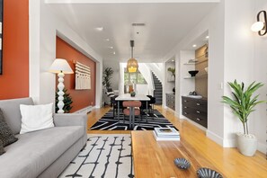 Smart TV, fireplace, offices, computer monitors - Global Retreat in the Rockies | Central Location (Denver)