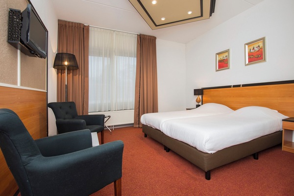 Unit with 2 Twin-size beds