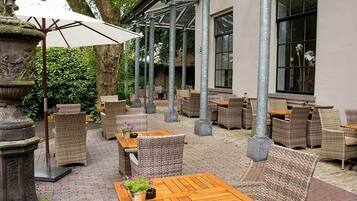 Buiten dineren