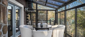 Best Lakeside Living at Big Bend Retreat!