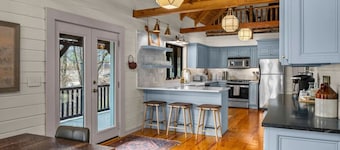 Best Lakeside Living at Big Bend Retreat!