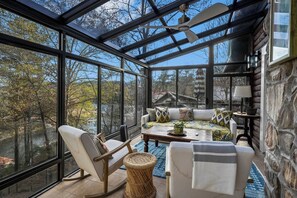 Unclassified image, 2 of 62, button