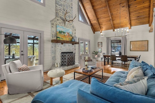 Big Bend Retreat at Smith Lake 