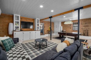 Smart TV, fireplace, video games, ping pong