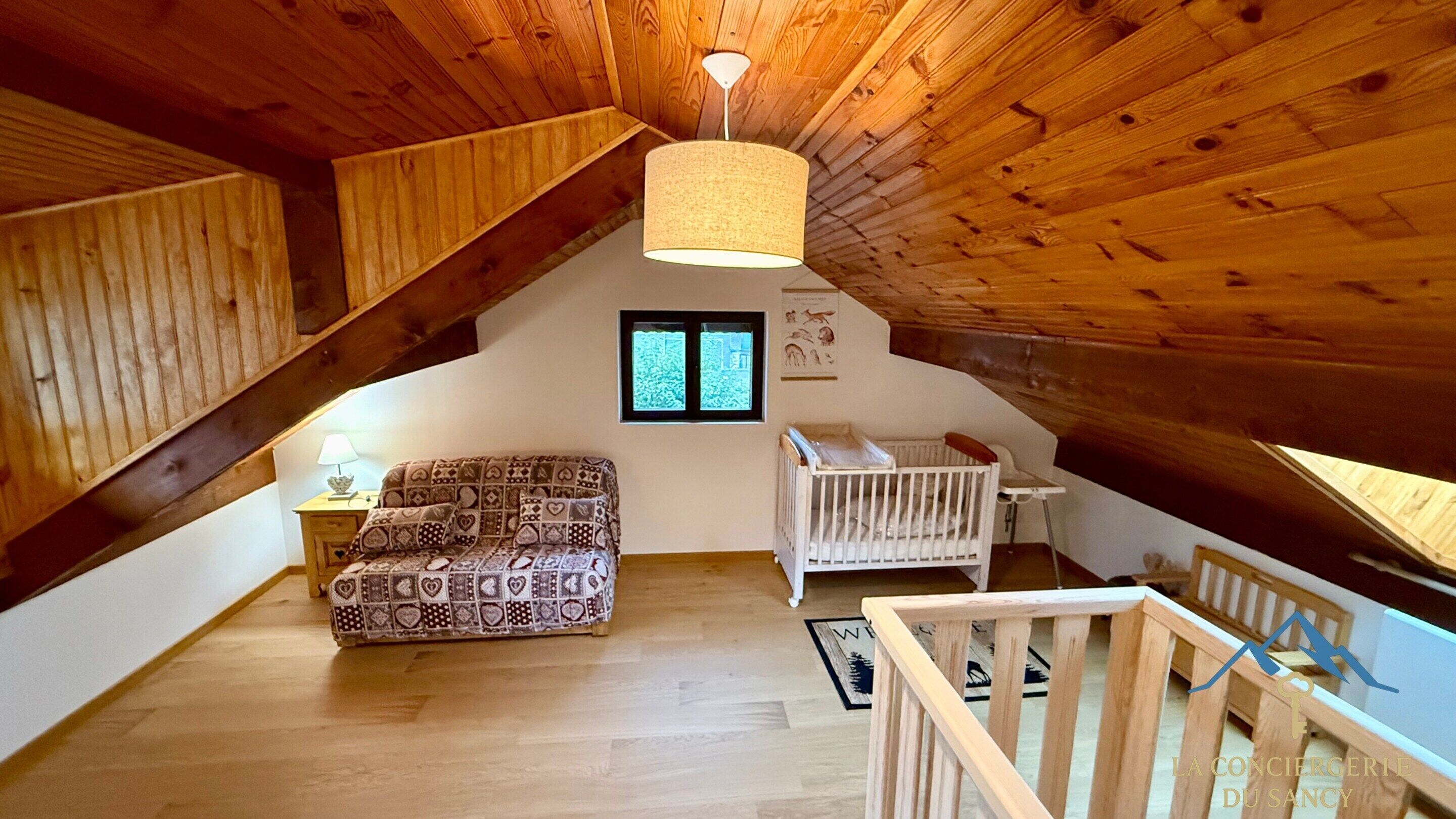 Chalet | 4 bedrooms, iron/ironing board