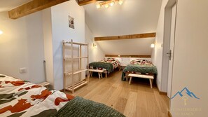 4 habitaciones y tabla de planchar con plancha 