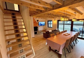 Chalet | Dining
