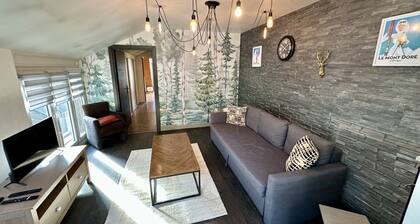 Retreat With Terrace, Parking