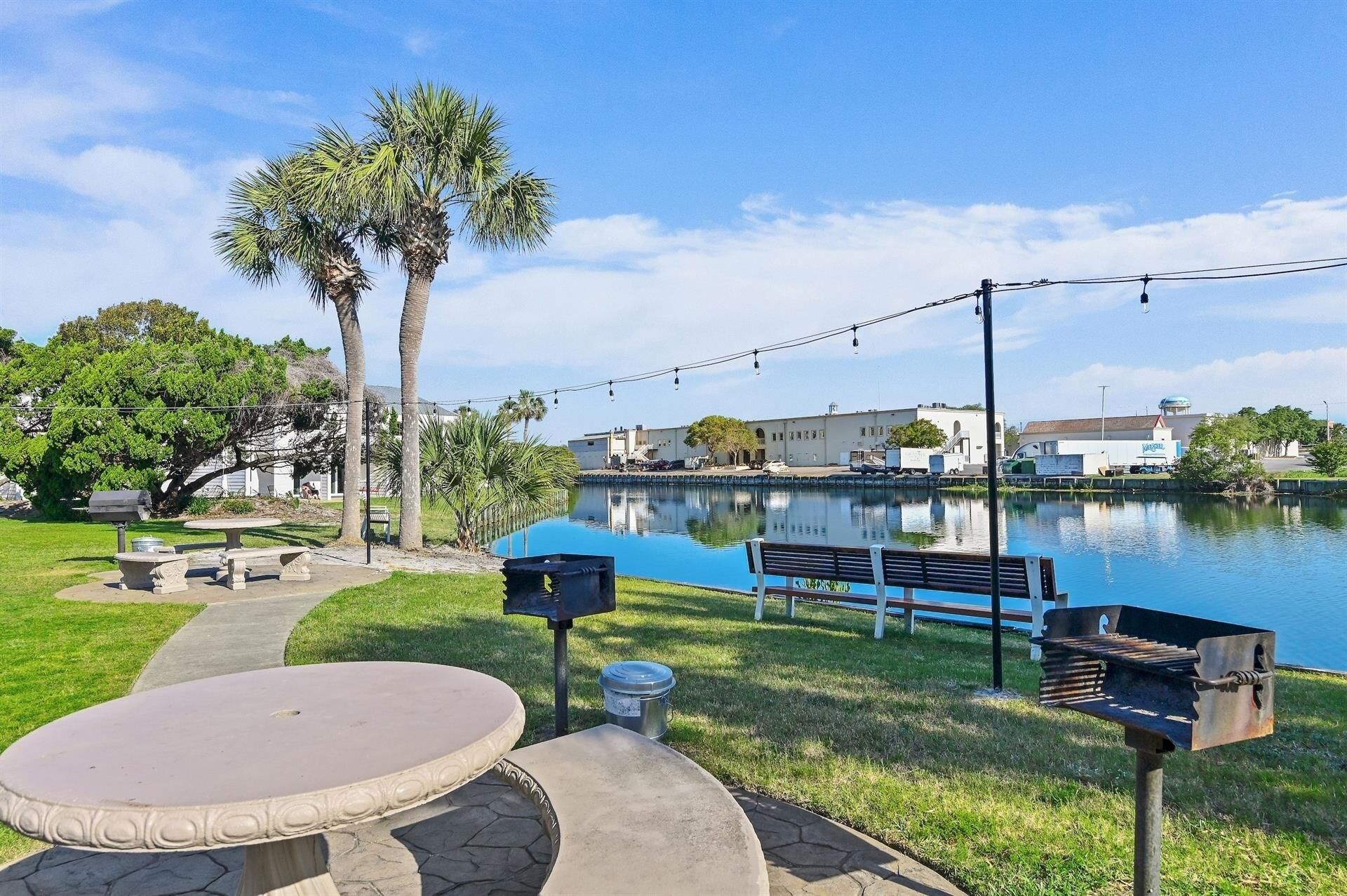Condo, 2 Bedrooms | Outdoor dining