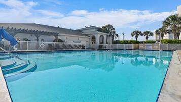 Appart'hôtel, 3 chambres | Piscine